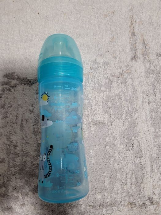 Продам дитячу бутилочку chicco з 2х місяців