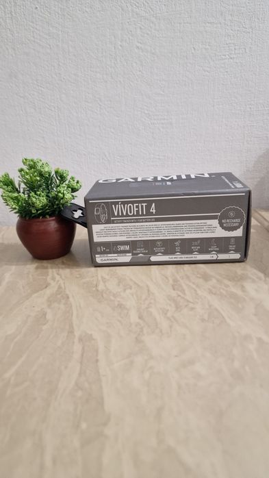 Фітнес-браслет Garmin Vivofit 4 (010-01847-10]