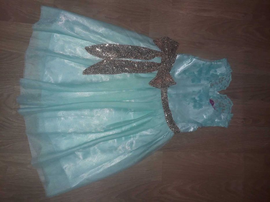 Платья  на дівчинку святкове 120 см на 6 років  Нове