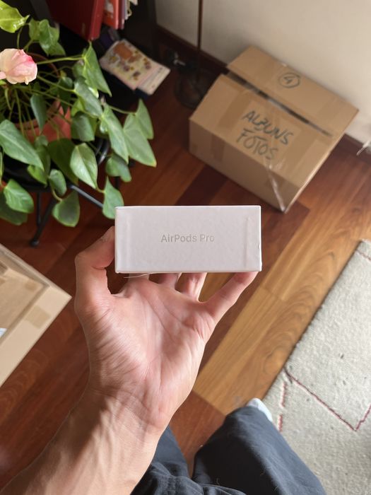 AirPods Pro (Second Generation)64729822321794123