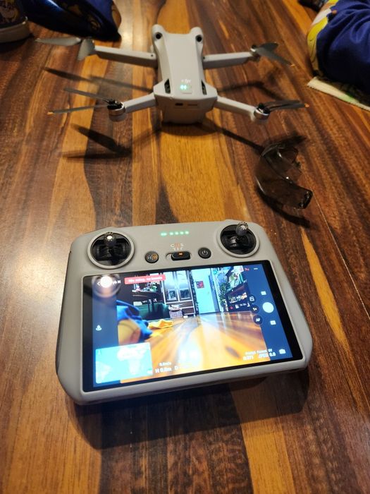 Dji mini 3 Pro z kontrolerem