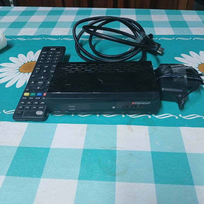 TDT em óptimo estado c/cabo HDMI