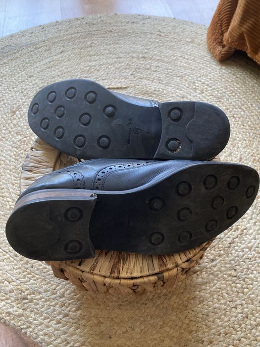 Sapatos pretos da Massimo Dutti