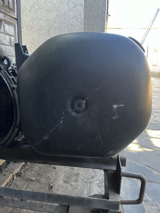 Бак 220 л. 100л. паливний бак бачок мерседес 8140 ман  даф рено на зіл