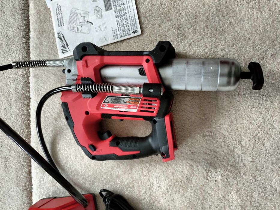 Шприц для мастила Milwaukee 2646-20 комплект
