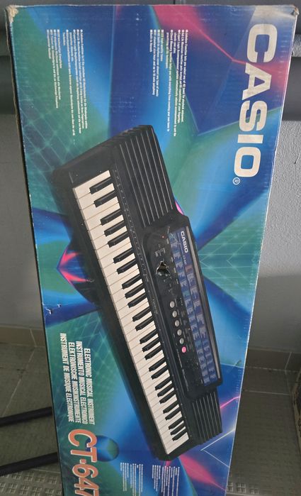 Teclado Casio com suporte