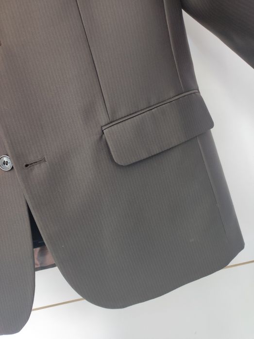 Męski garnitur ze spodniami