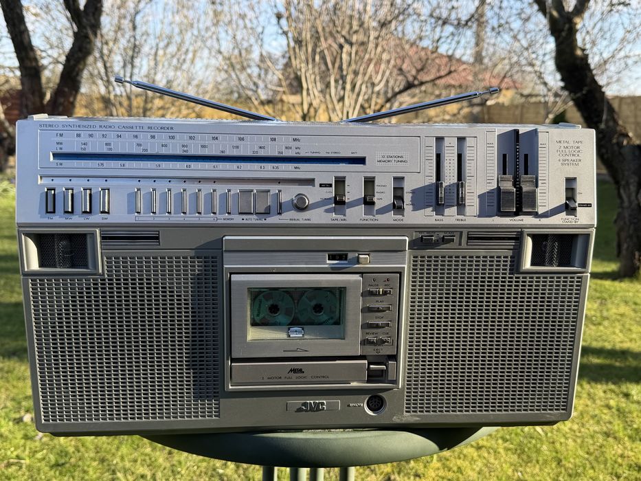 Продам магнитолу JVC M-80L