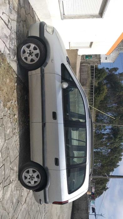 Carro Zafira prata