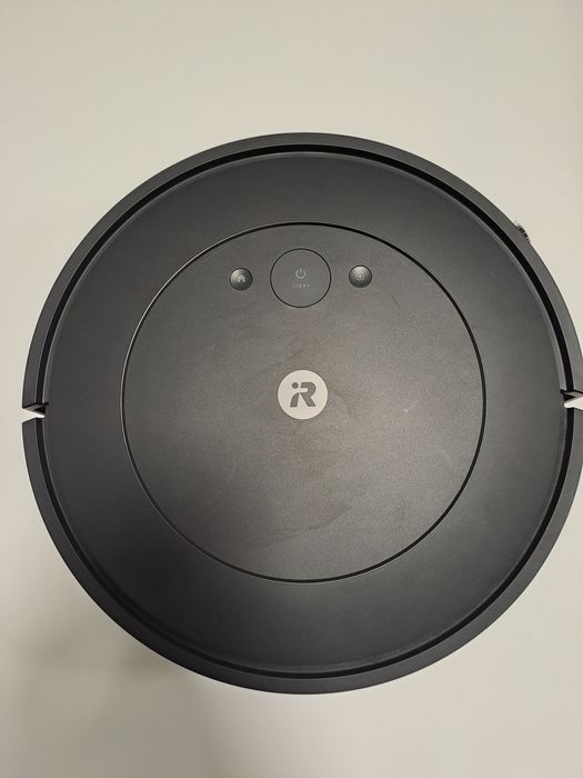 Aspirador Robô IROBOT Roomba Combo Essential Preto