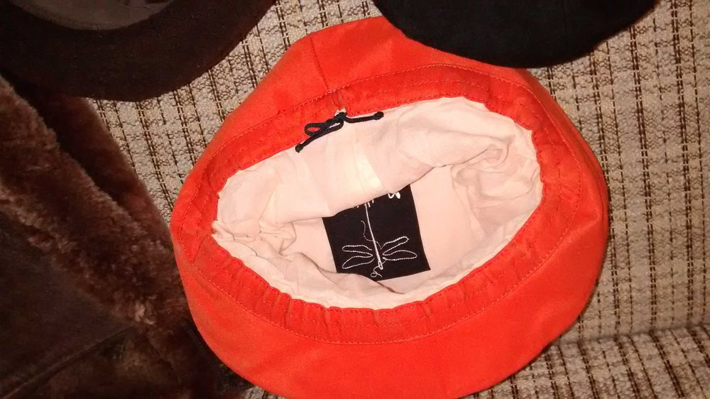 Берет женский фирменный яркий, оранжевый