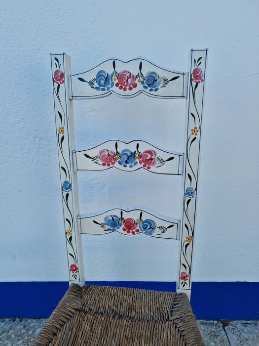 Cadeira típica pintada á mão