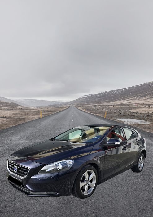 VOLVO V40 D2 - Versatilidade e Elegância Premium