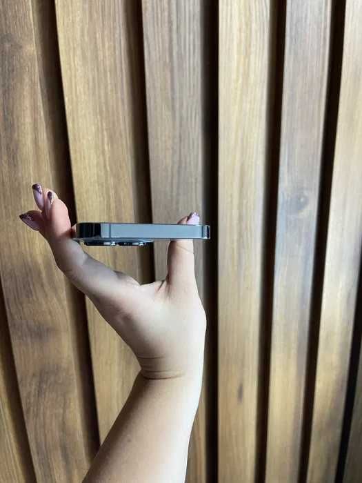 Sprzedam telefon Iphone 13 pro