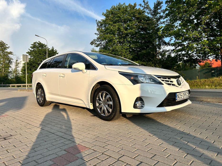 Toyota Avensis Toyota Avensis 2.0 D-4D 2012 Kombi | Kamera | Hak | Klima 2-strefowa |