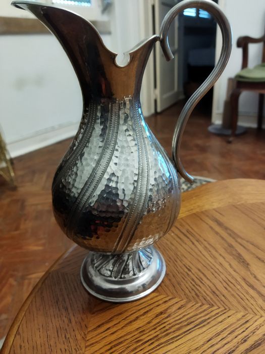 Jarra antiga com banho de prata
