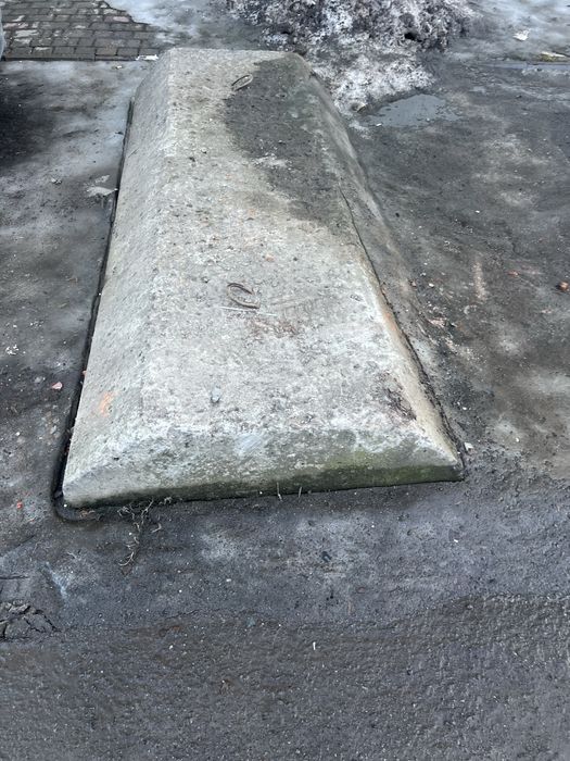 Бетонна фундамента подушка, самовивіз