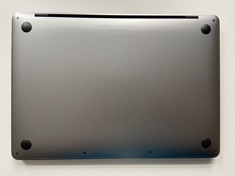 MacBook Pro 13" (2017) • 16GB RAM • 256GB SSD • Bardzo dobry stan