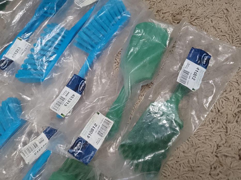 Щётка Vikan с подключением к воде, и другие. Оригинал.