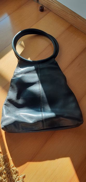 Carteira preta em pele