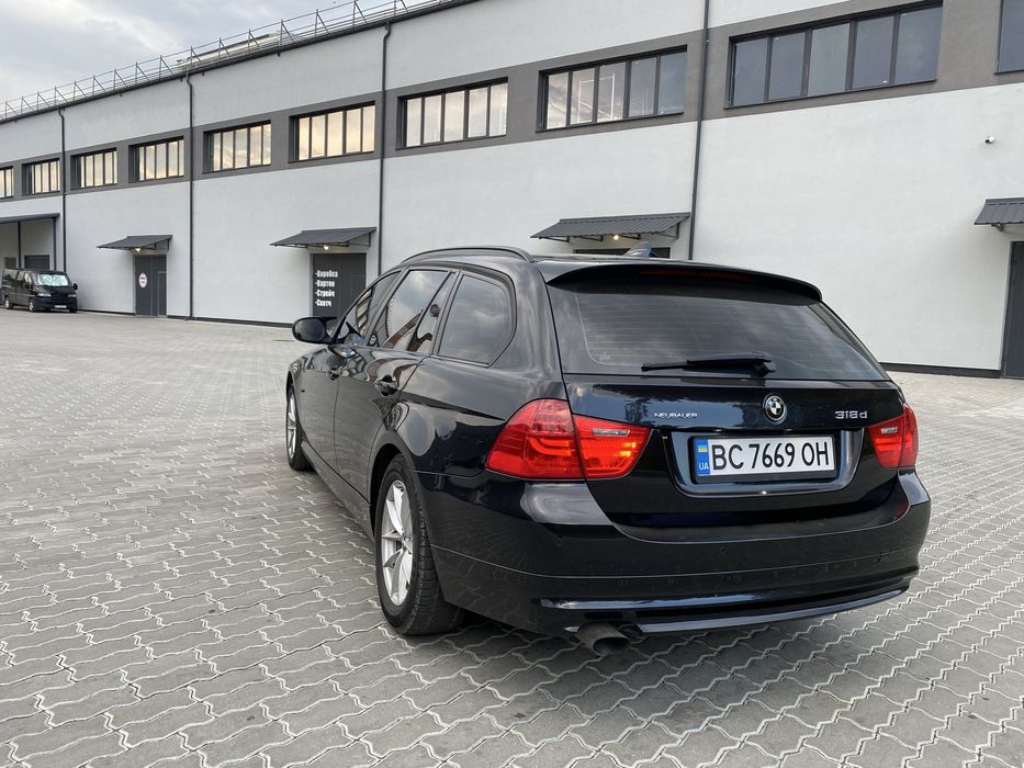 BMW e91 2.0d 2011