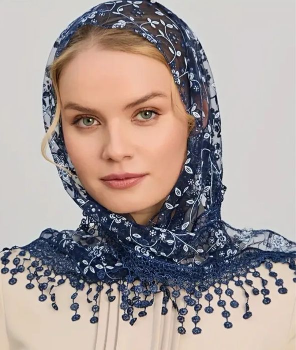 Nowa chustka granatowa z koronką  elegancka