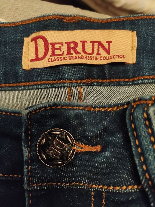 Джинсы женские, размер 32, синие, ремень в подарок