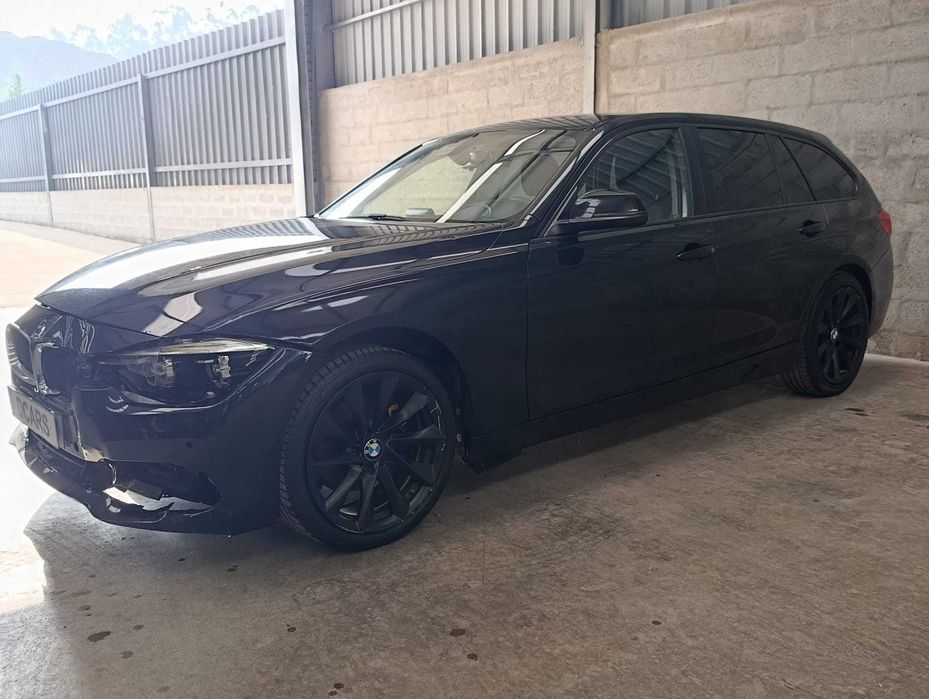 BMW 320i TOURING aut