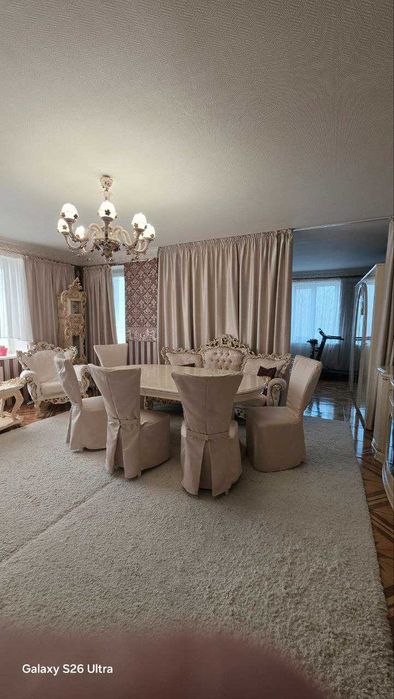 Здається простора великогабаритна квартира ,вул.Соборна