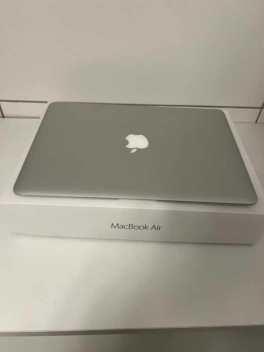 Macbook Air, 13 cali - tylko 187 cykli baterii