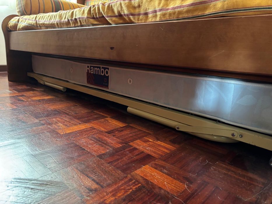 Conjunto de Mobiliário de Estúdio com Cama Retrátil e Arrumação