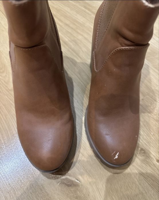 Botki sztyblety Bershka camel brązowe na słupku r. 39