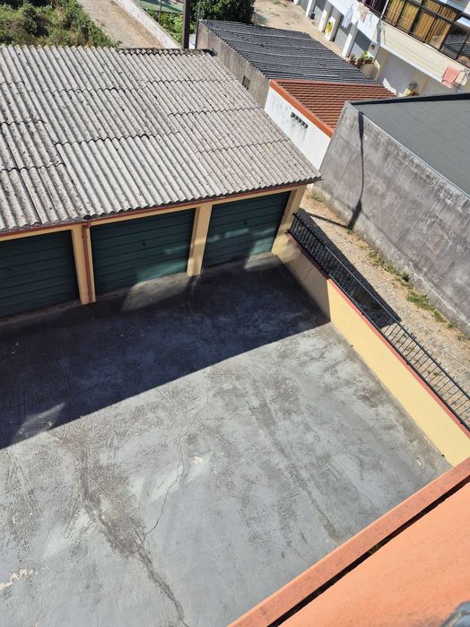 Garagem com arrecadação Rua Aquilono Ribeiro - Rio Tinto