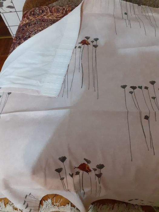 Полотенца, простыни. Комплект постельного белья новый.