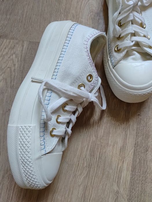 Białe converse na podeszwie all star