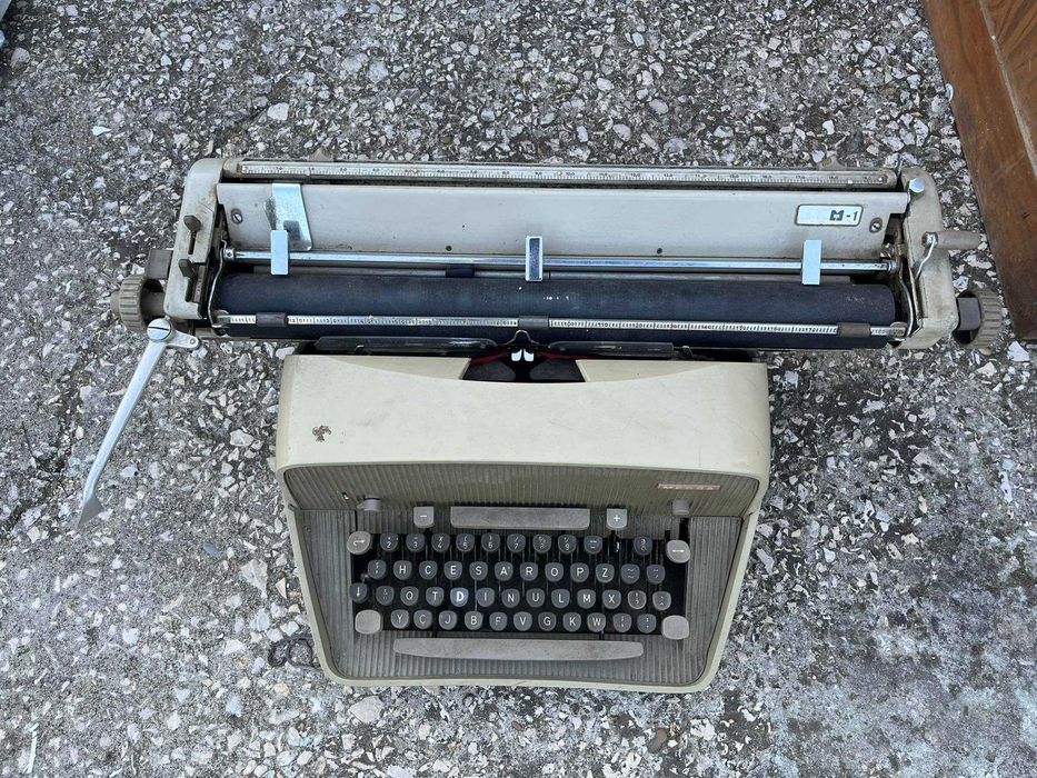 Máquina de escrever MESSA (antiguidade)