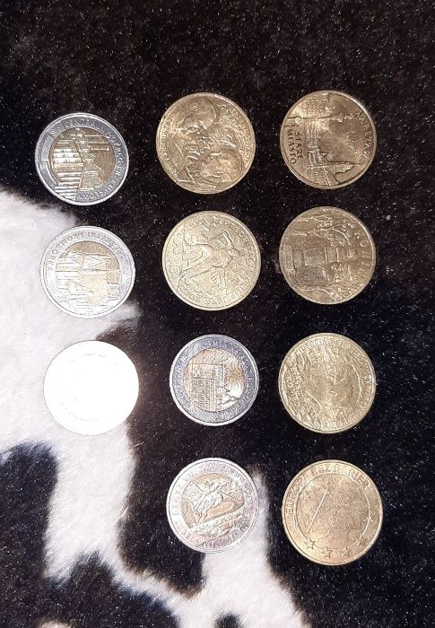 Kilkadziesiąt starych monet
