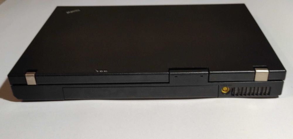 Ноутбук ThinkPad R61e Intel Core 2 Duo T7700 2,4Ghz; 3GB RAM, HDD 320 GB.