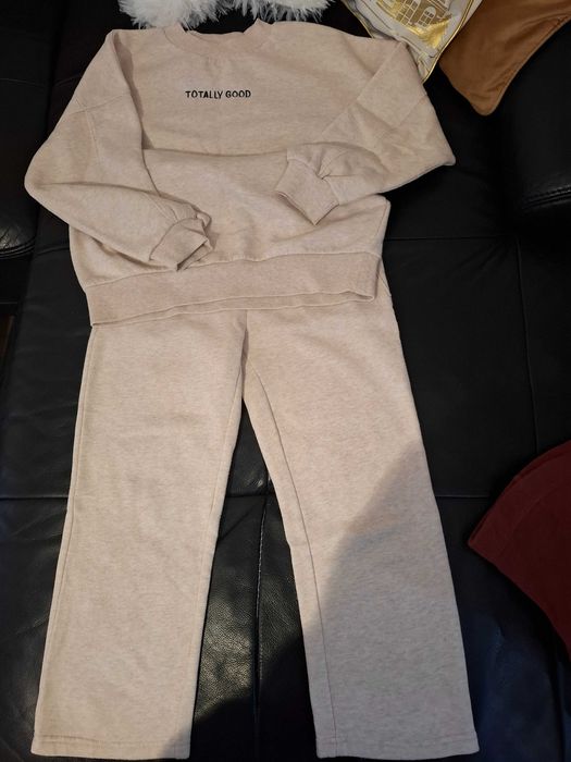 Dres dziewczecy rederved