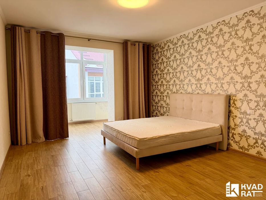 Велика двокімнатна квартира біля Арсену