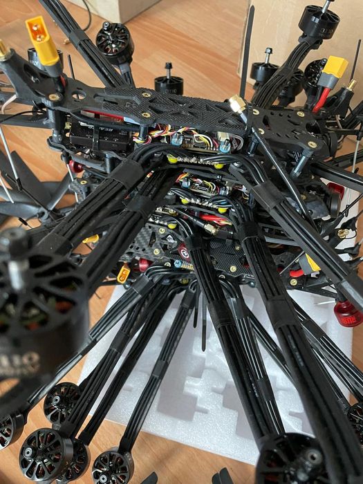 FPV дрони 10,7 дюймовые