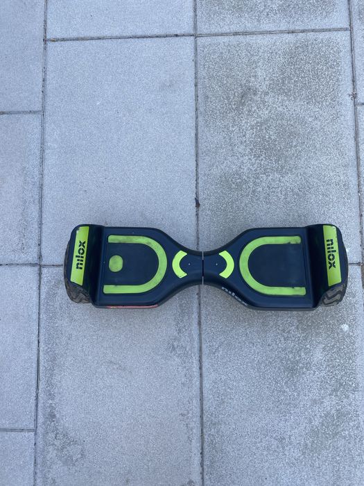 Hoverboard Nilox DOC 2 preto e verdo - com acento