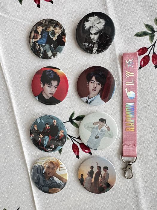 Zestaw przypinek BTS ly EXO Kai KPop i brelok Rapmon