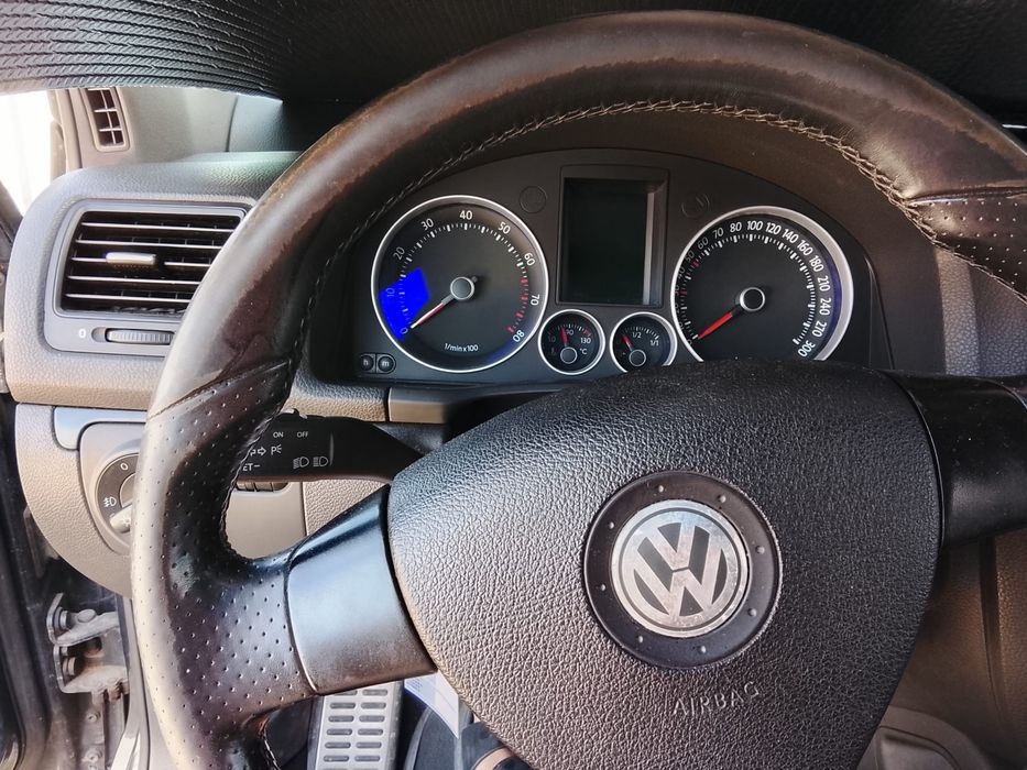 Vendo Golf v gti 2.0