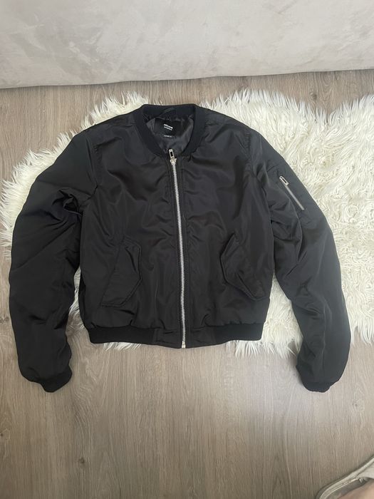 Куртка жіноча розмір М