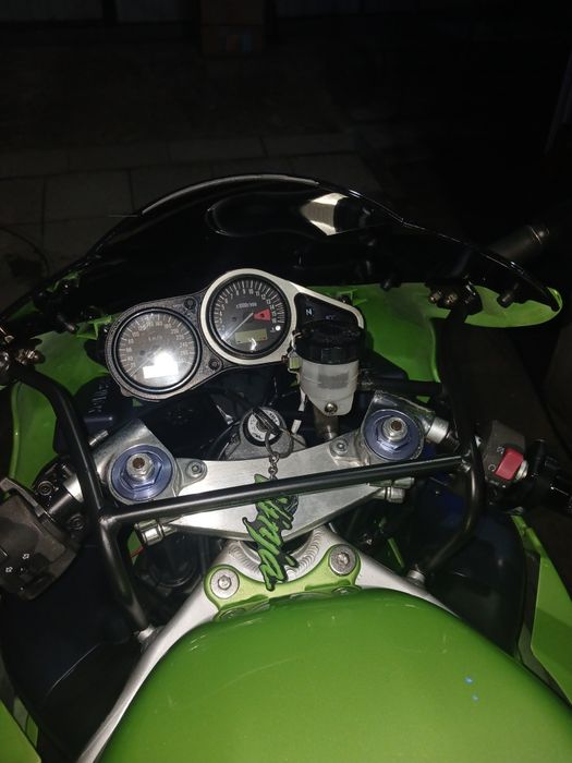 Продам  Кавасаки  Zx 6R