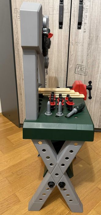 Warsztat Bosch dla dzieci. Stolik narzędziowy.