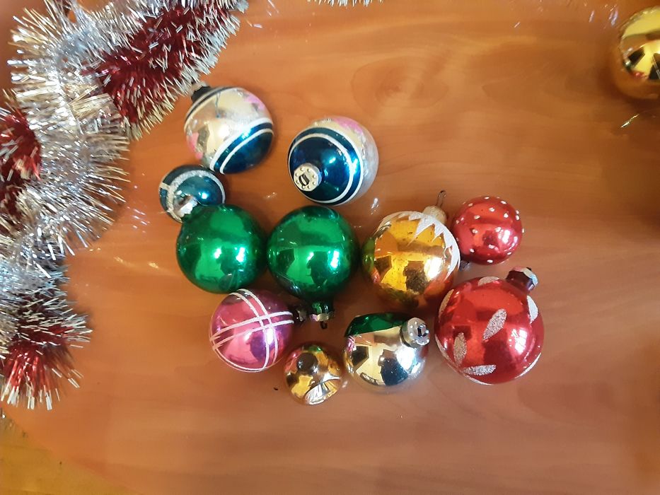 Новий Рік Іграшки по 10 грн Багато