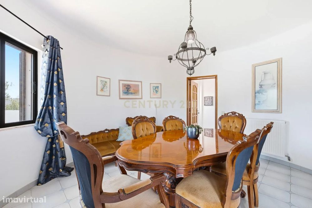 Moradia T4 Isolada Com Piscina, 5.050 M² De Terreno E Anexo Com Suite