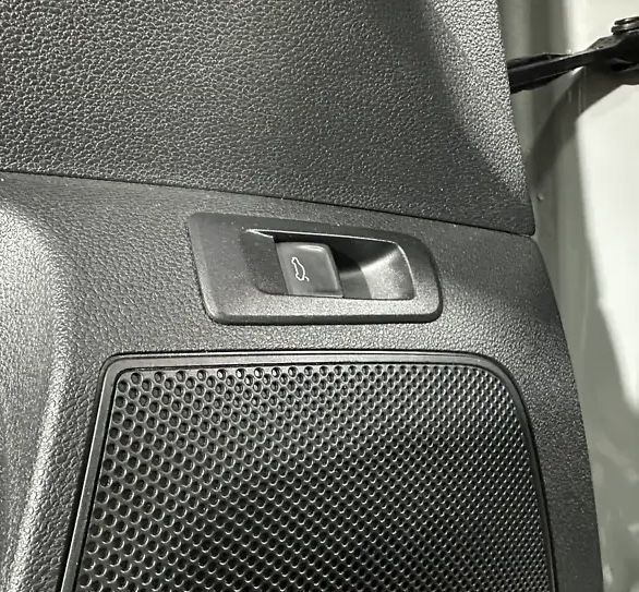 Електропривід кришки багажника Skoda Karoq